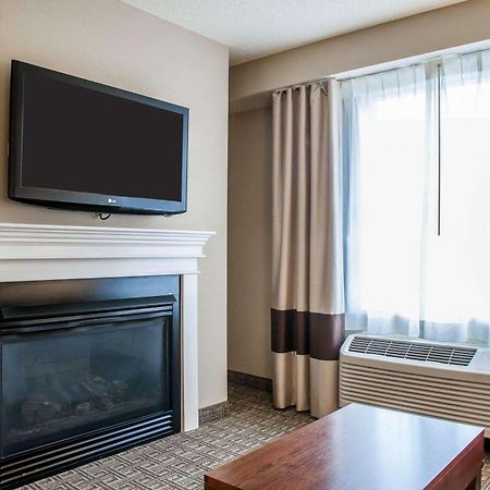 Comfort Inn & Suites Sturbridge-Brimfield Exterior foto