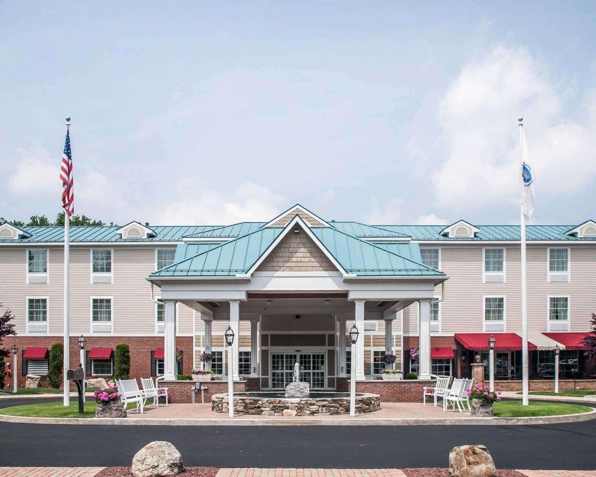 Comfort Inn & Suites Sturbridge-Brimfield Exterior foto