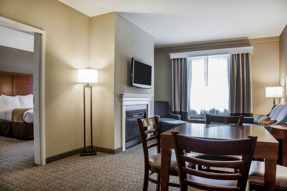 Comfort Inn & Suites Sturbridge-Brimfield Exterior foto